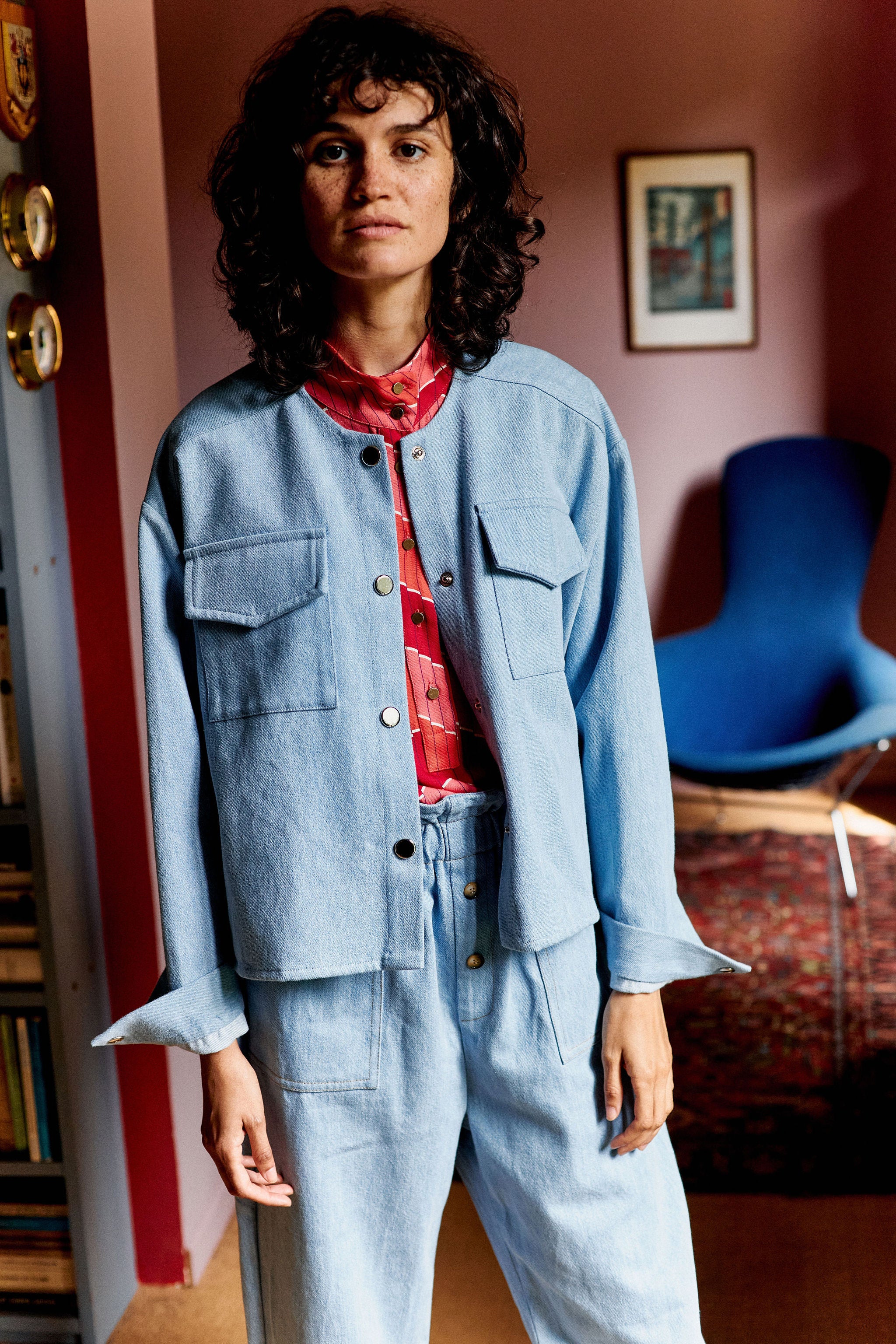 women's short denim jacket in blue serena jacket pe25
