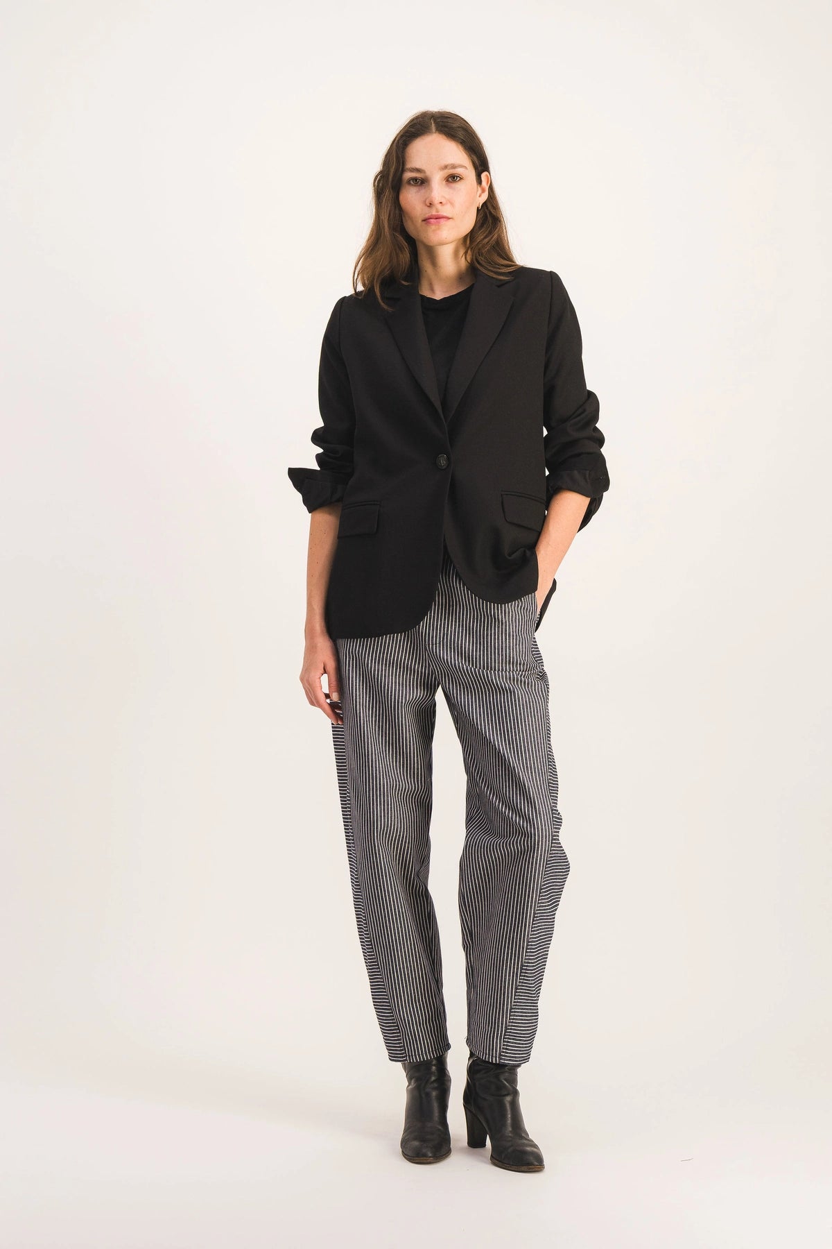 blazer-noir-laine-lois-noire