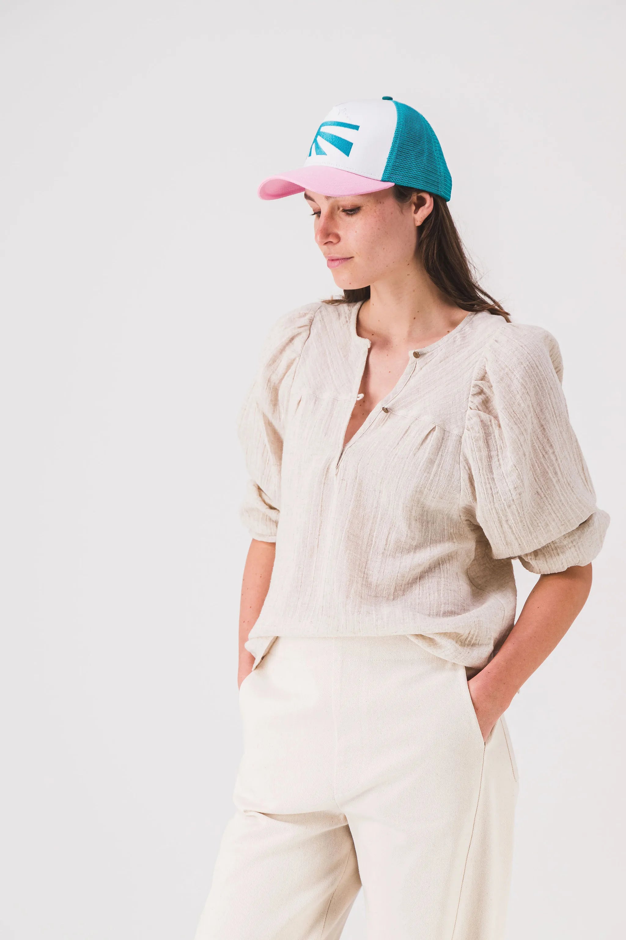 Casquette_verte_rose_marche_a_lombre_Steph_trucker.webp
