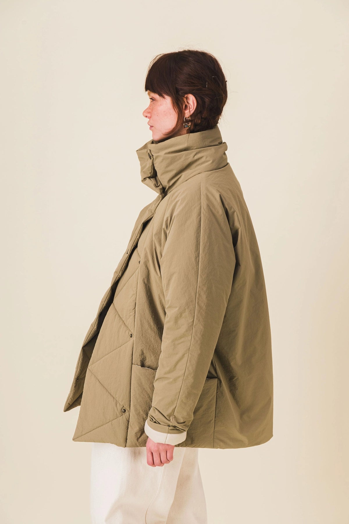 Doudoune-femme-beige-dulet_Ah25_1.webp