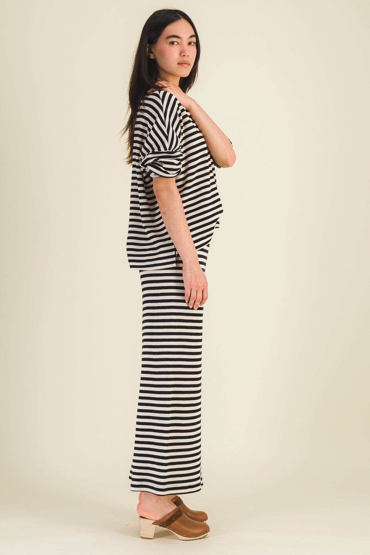 BLACK AND WHITE SOKO SKIRT
