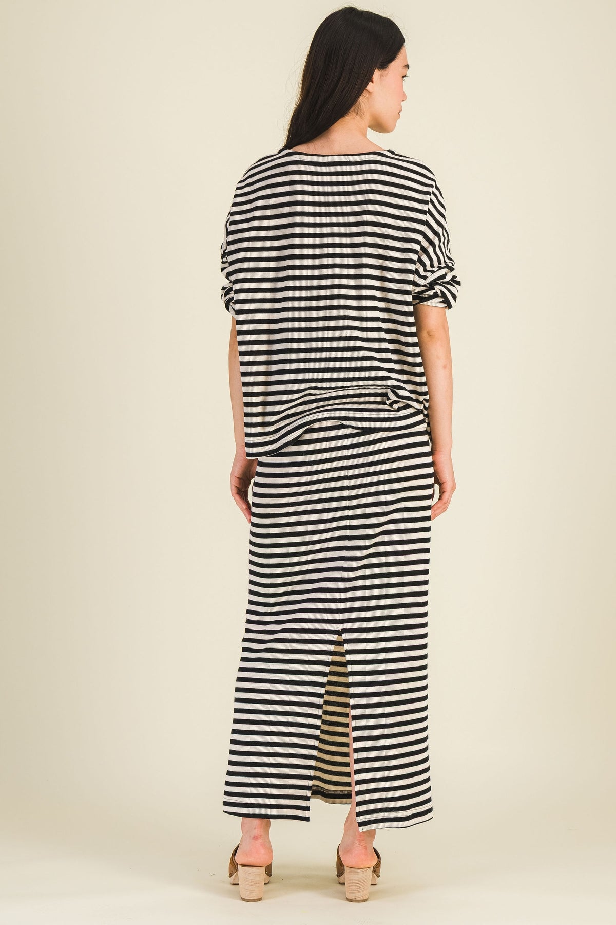 BLACK AND WHITE SOKO SKIRT