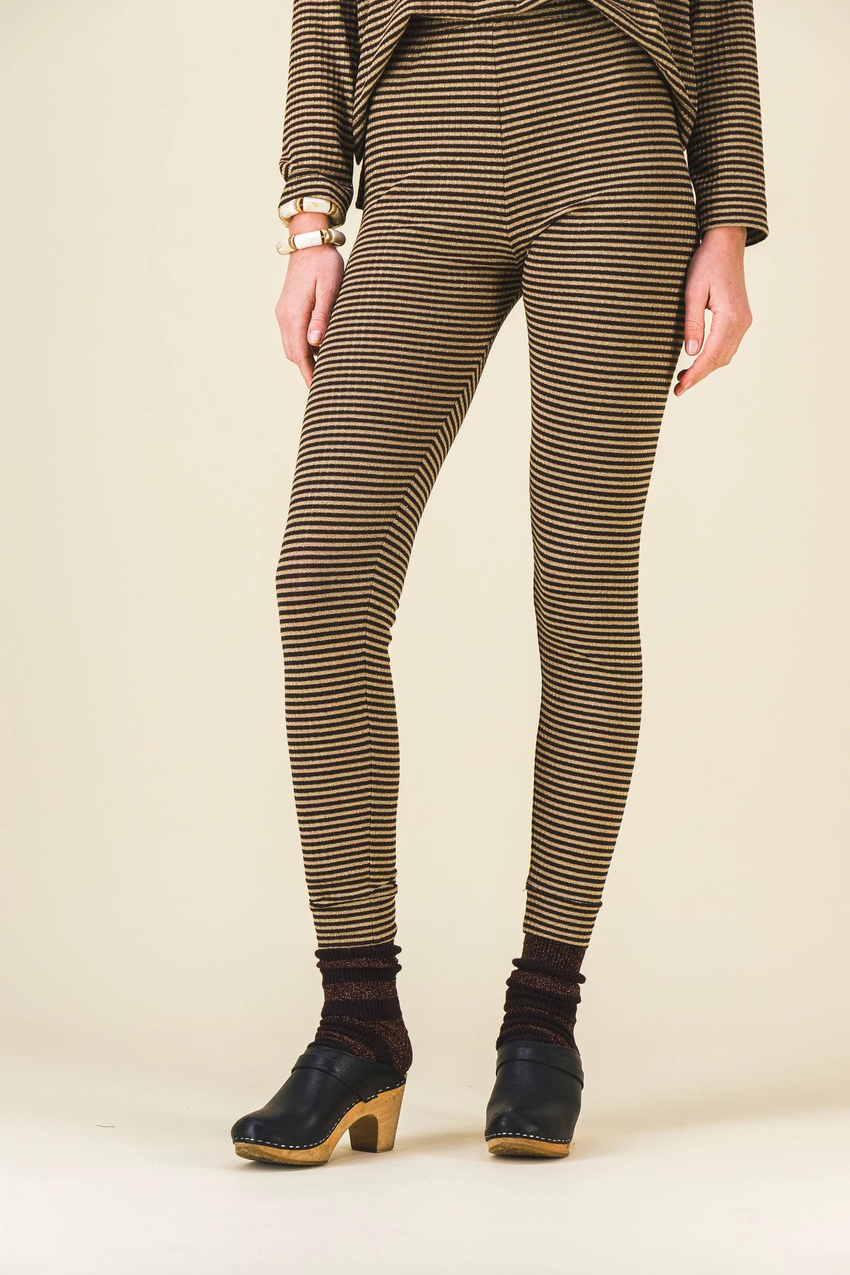 Legging-rayures-marron-pimprenelle_Ah25_20.webp