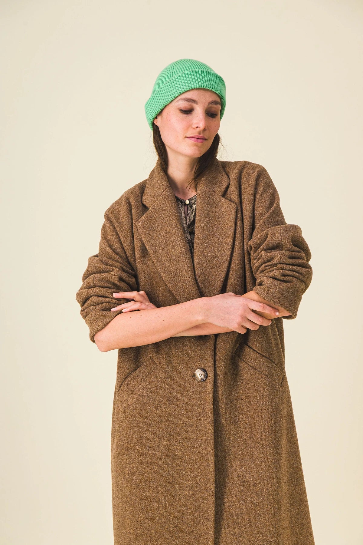 Manteau-femme-long-laine-marron-horace_Ah25_7.webp