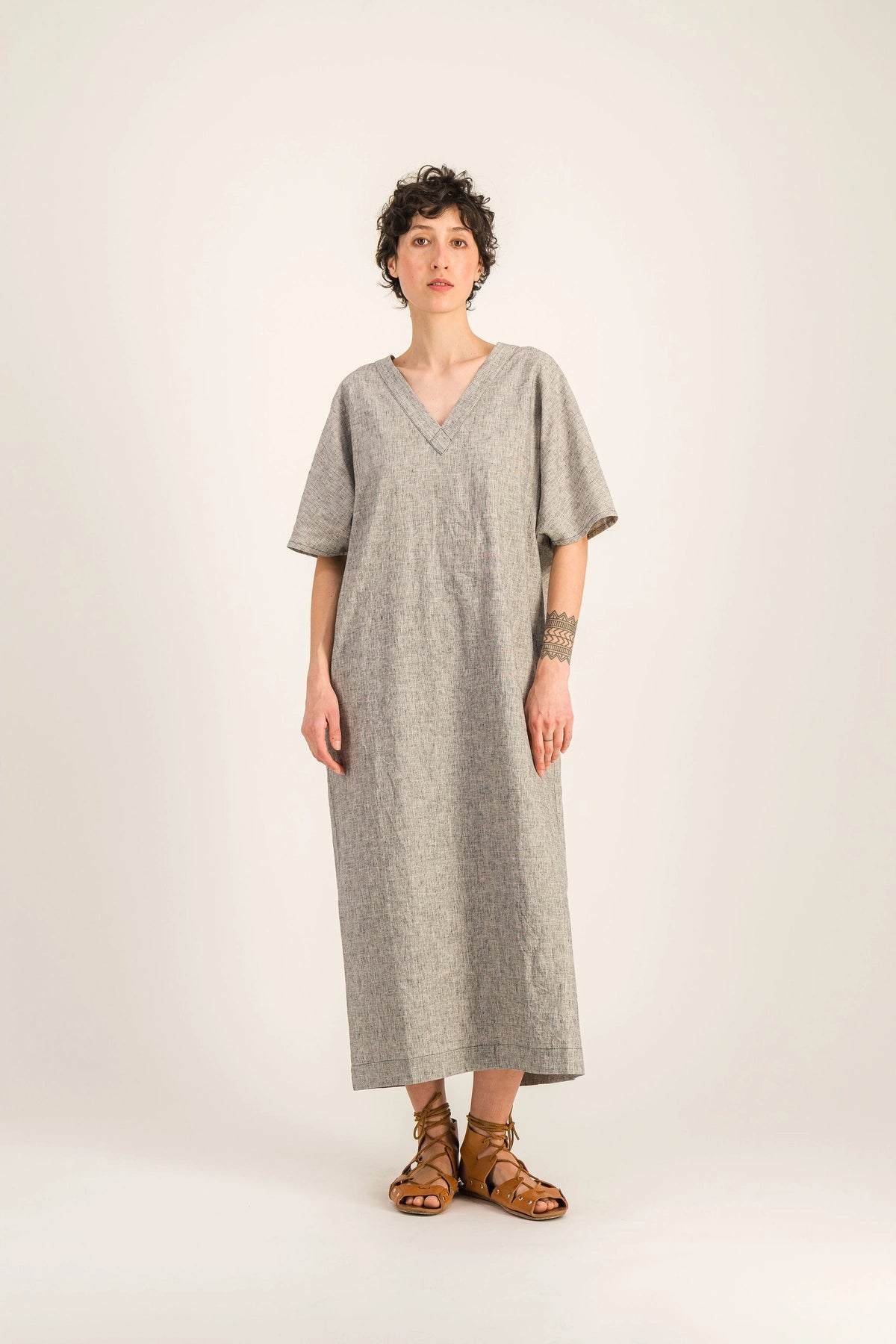 ERNESTINE LIN short-sleeved long dress in linen and cotton | SIXSOEURS SIXSURS ERNESTINE LIN short-sleeved long dress in linen and cotton | SIXSOEURS SIXSURS
