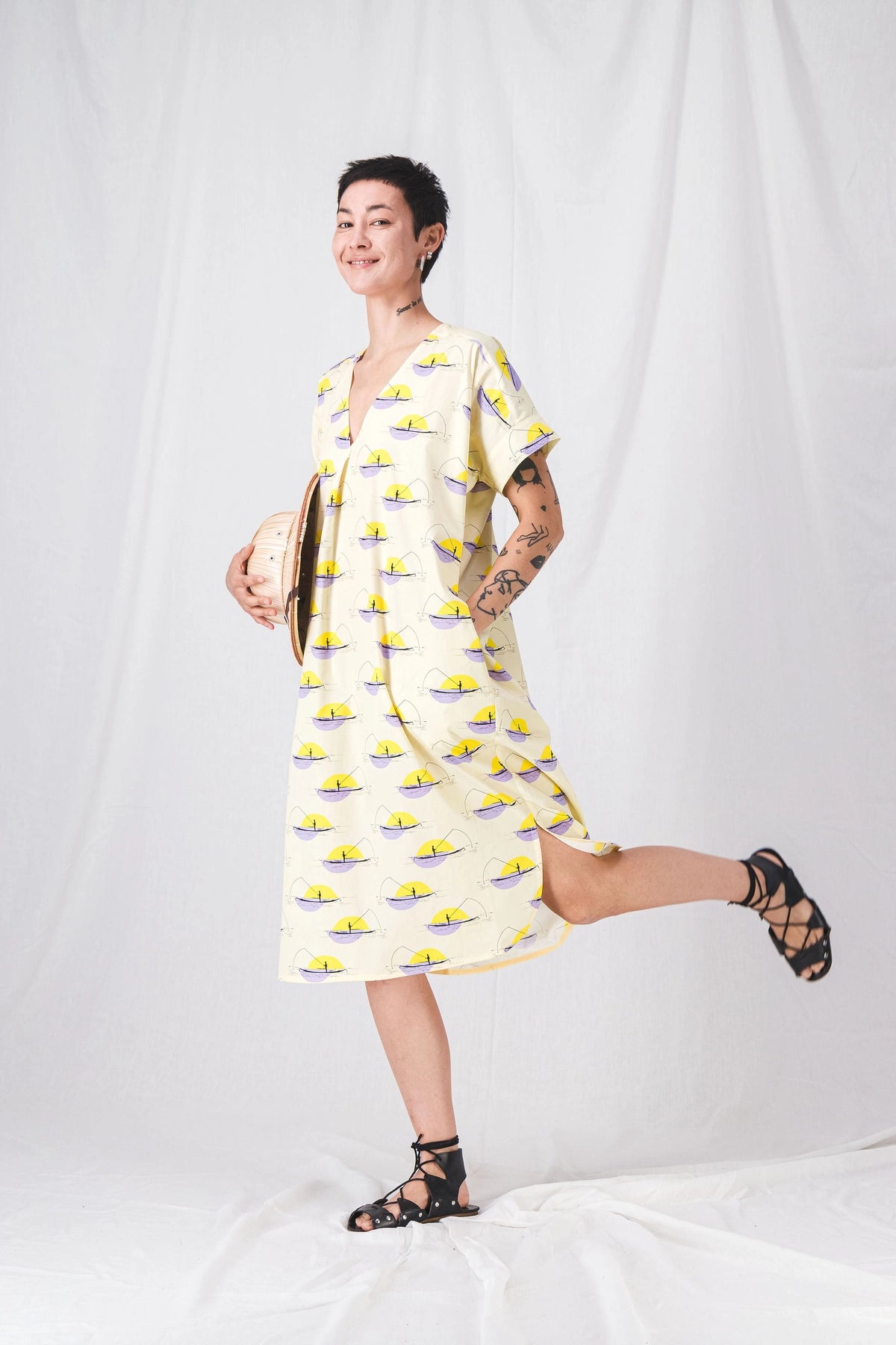 loose_and_long_yellow_dress__pe25