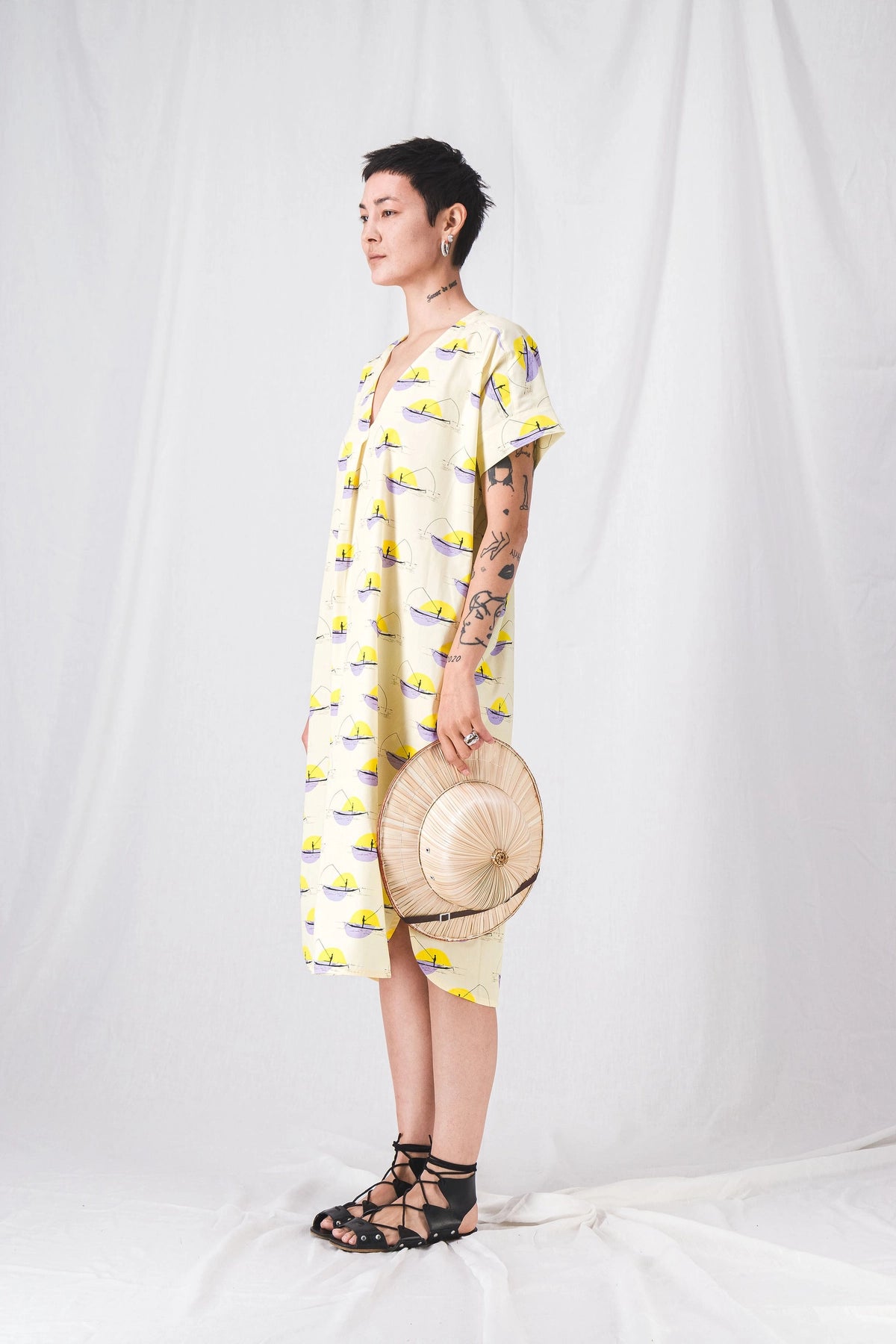 loose_and_long_yellow_dress__pe25