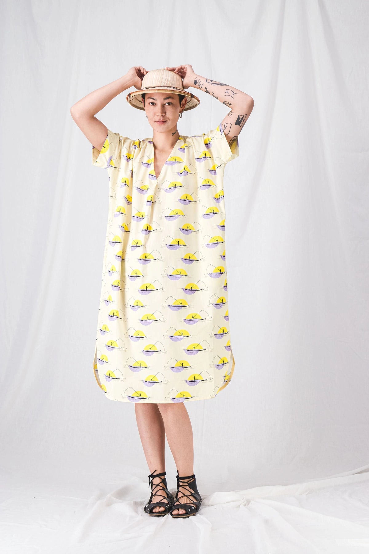 loose_and_long_yellow_dress__pe25