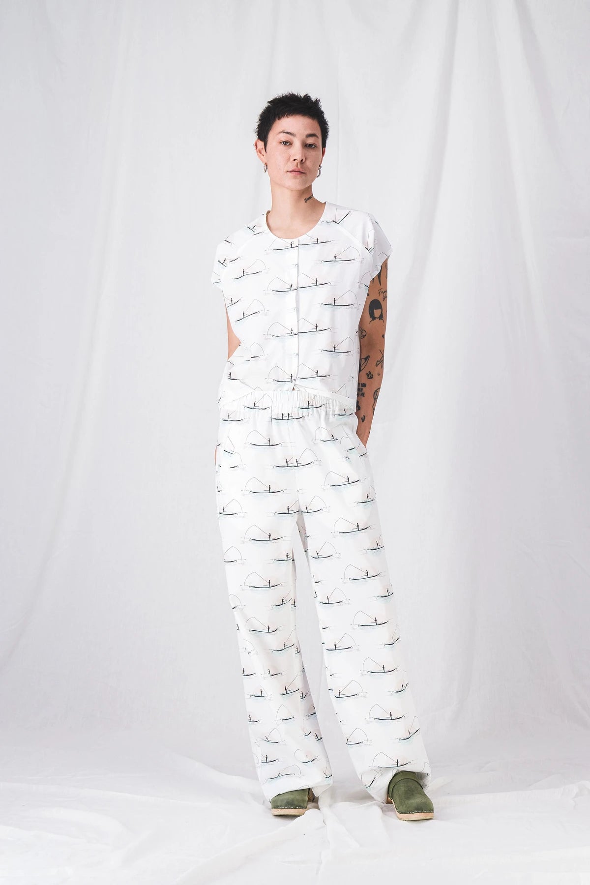 top_printed_woman_white__pe25