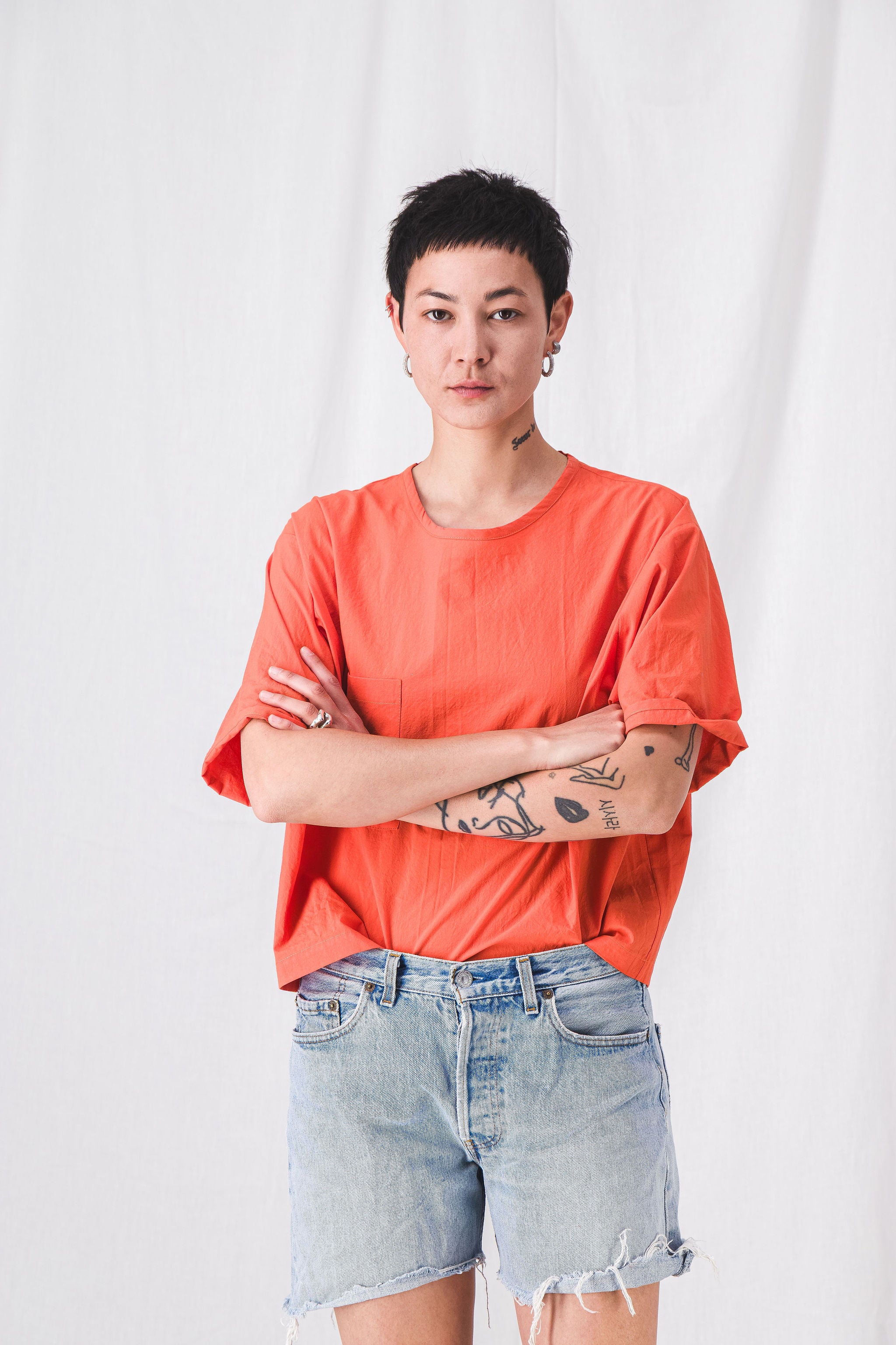 top_orange_woman_white__pe25