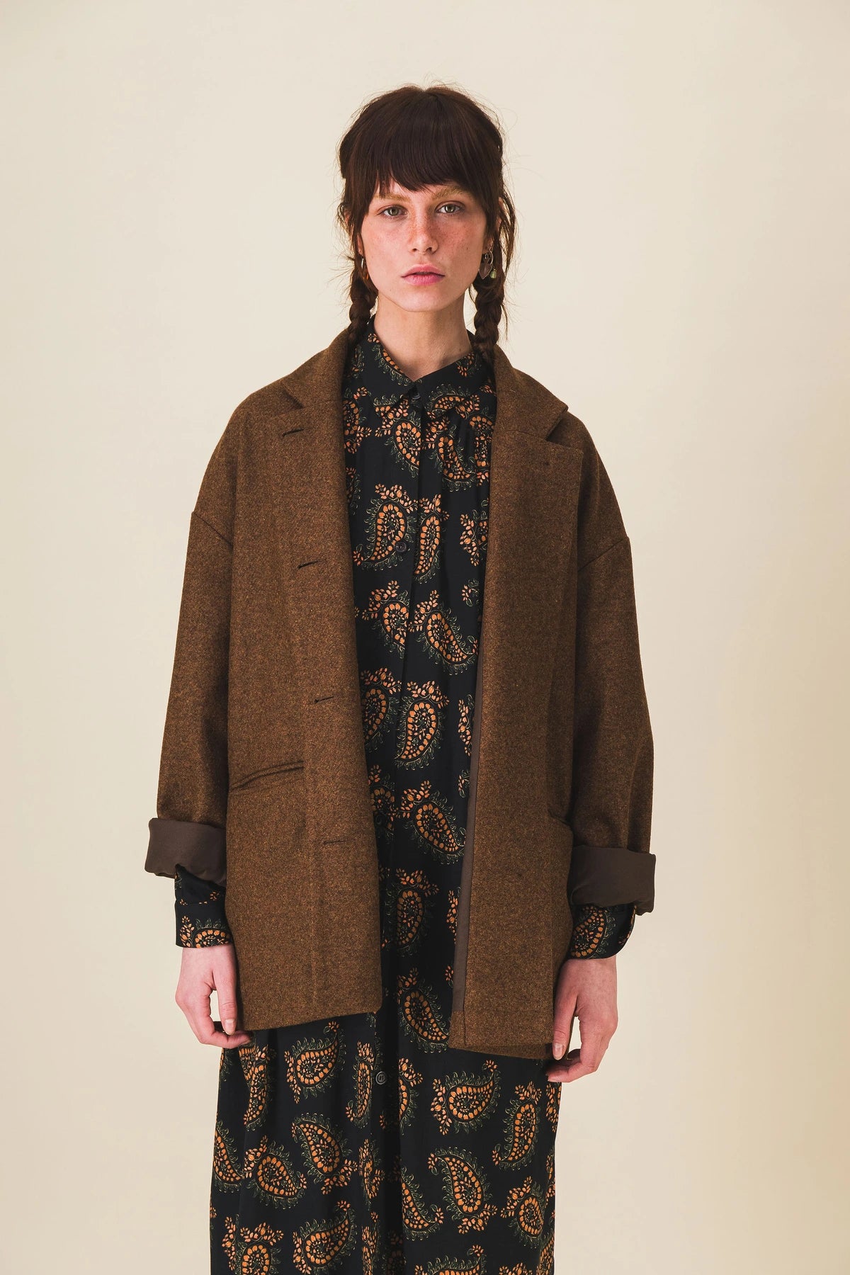 Veste-femme-laine-marron-max_Ah25_4.webp