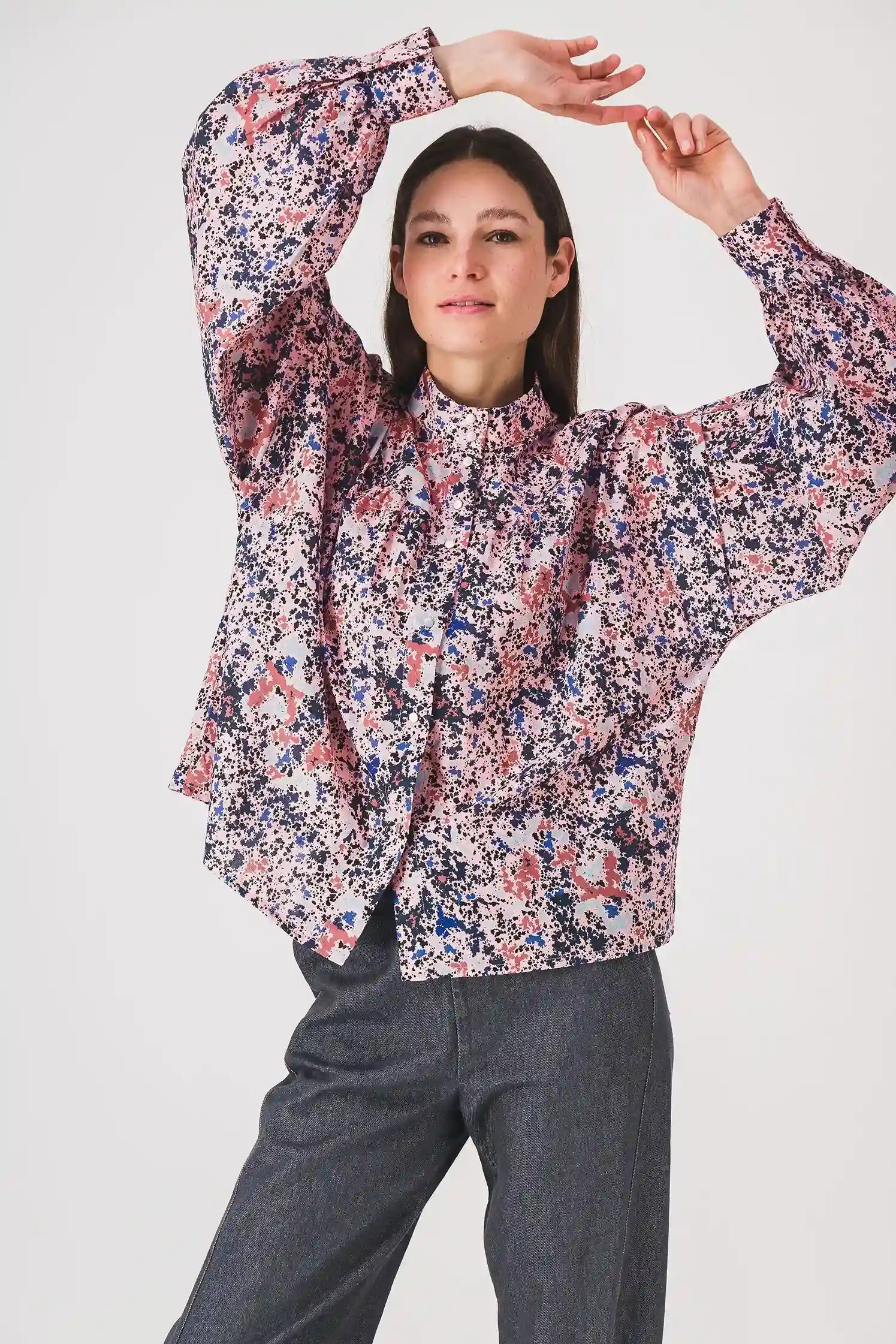 shirt_woman_printed_pink_blouse_magou_pe25