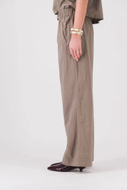 loose_woman_pants_khaki_finn_pantalon_pe25
