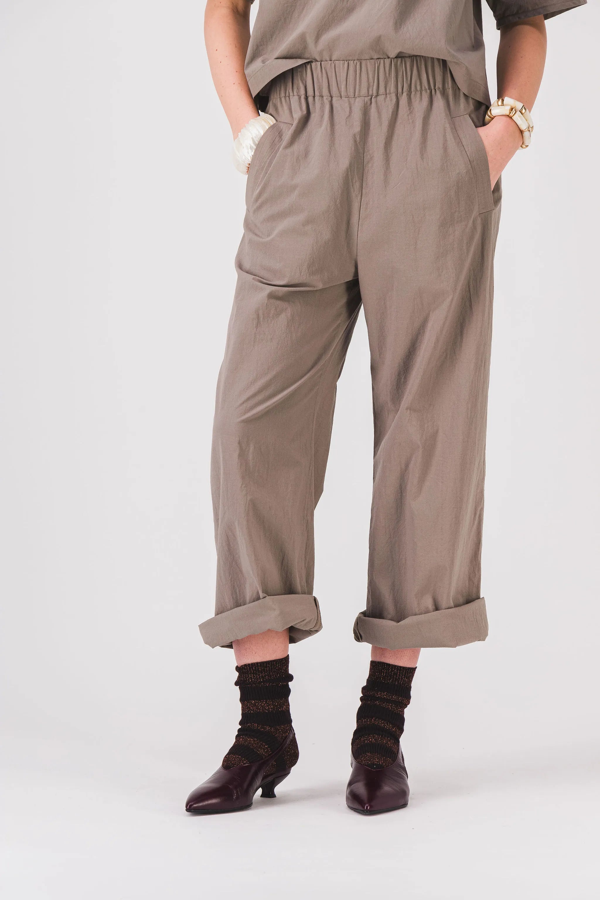 loose_woman_pants_khaki_finn_pantalon_pe25