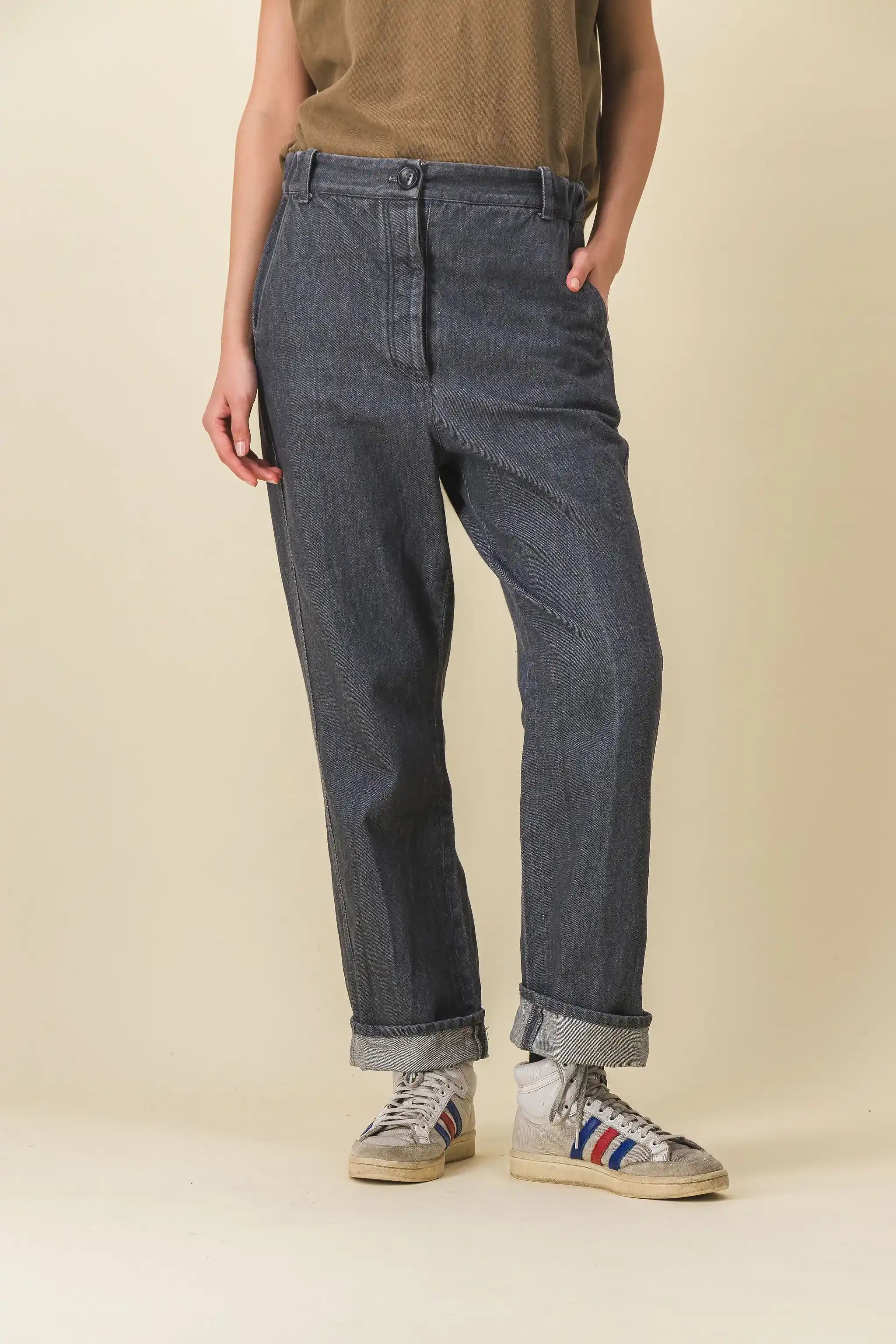women's wide-legged gray denim pants