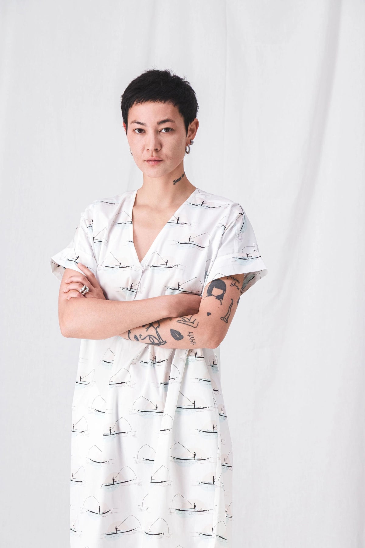 loose_and_long_white_dress__pe25