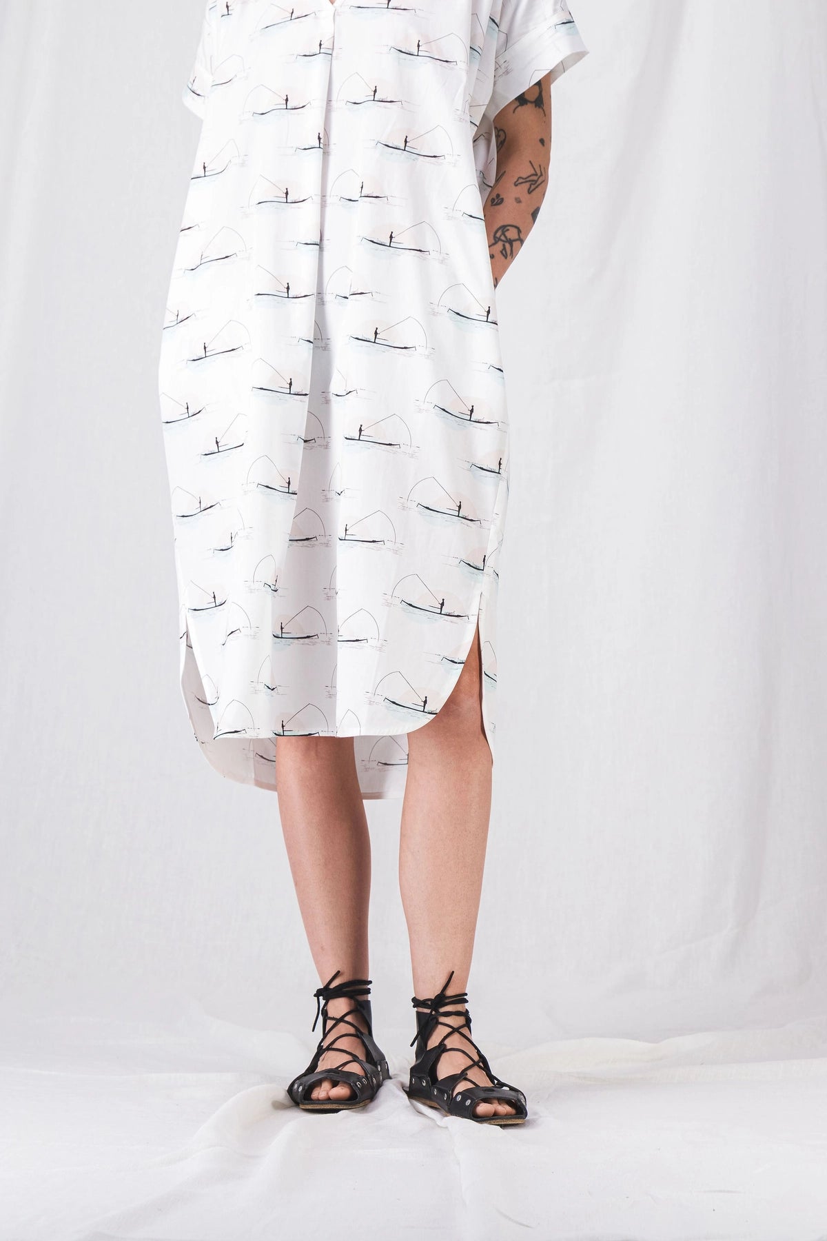 loose_and_long_white_dress__pe25