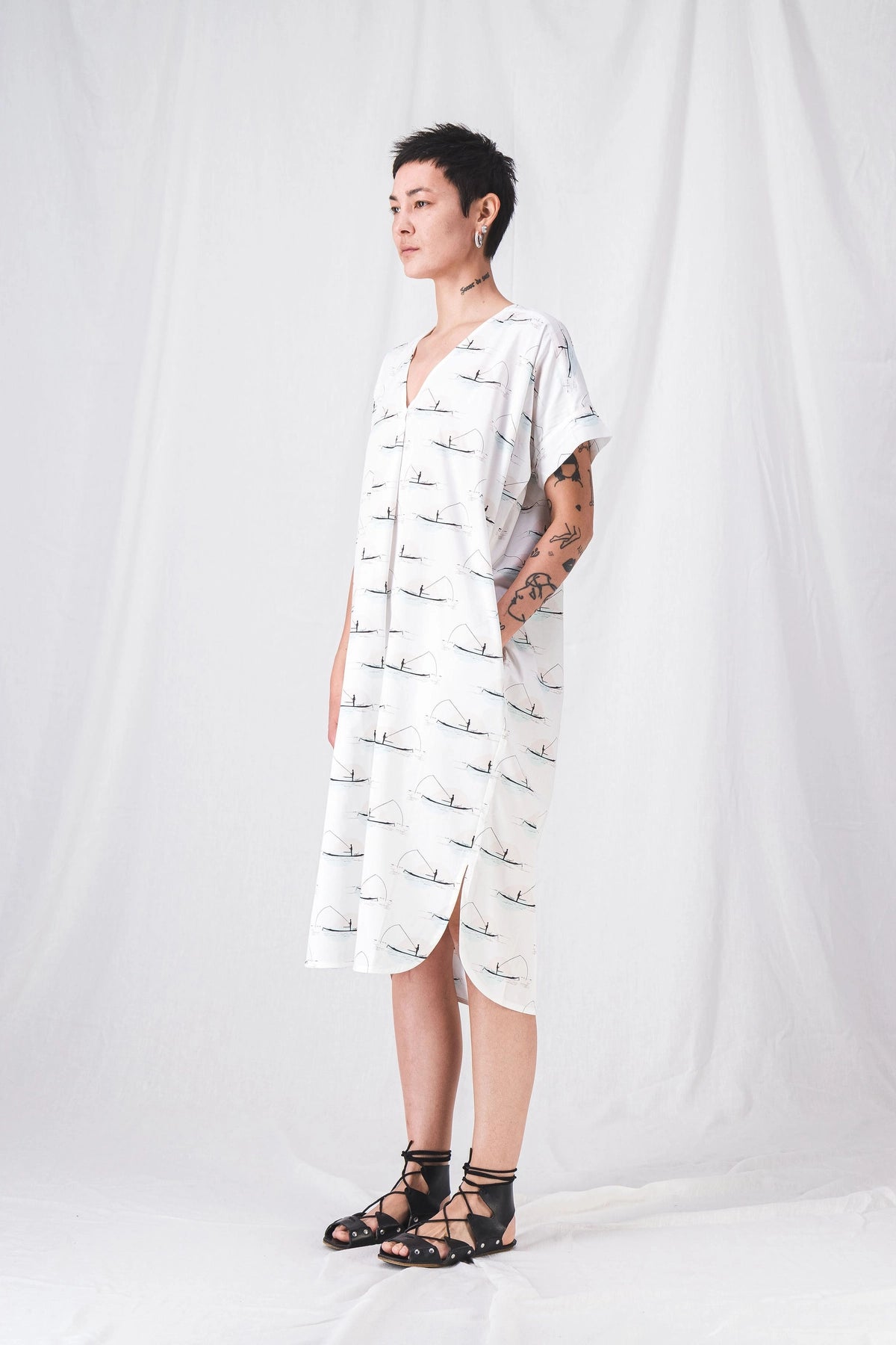loose_and_long_white_dress__pe25