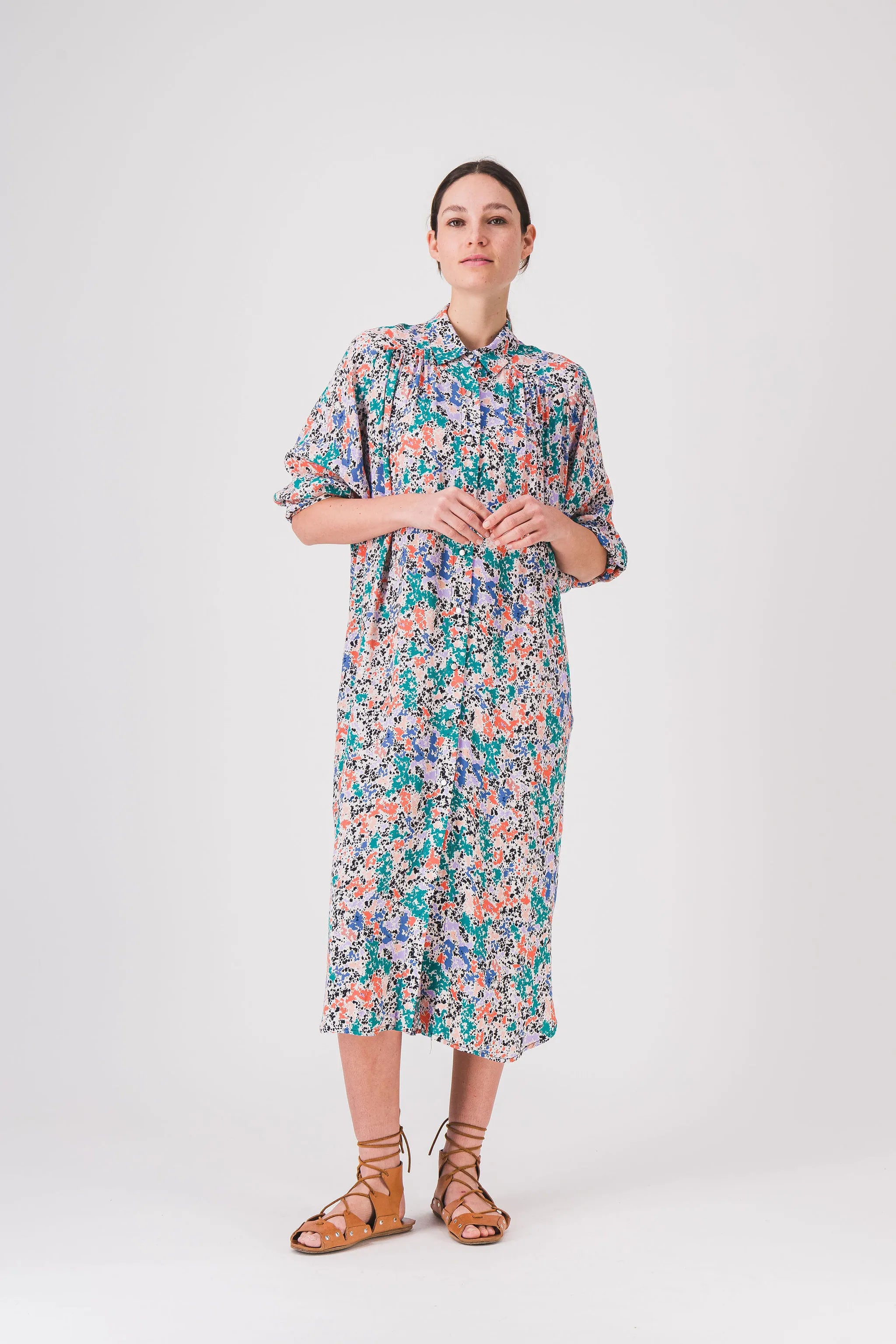 long_shirt_dress_printed_vowel_dress_pe25