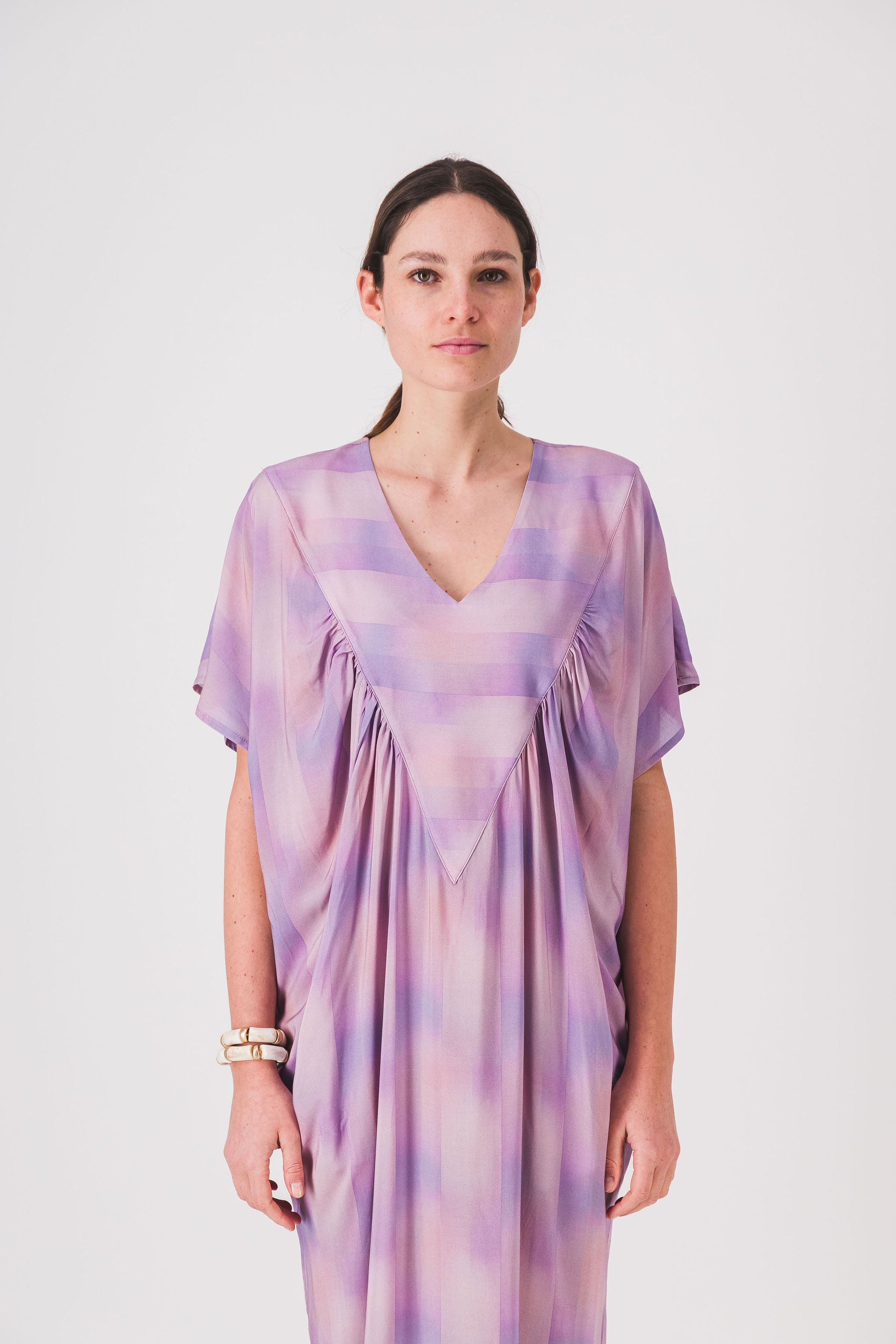 long_dress_v-neck_print_dress_iria_pe25