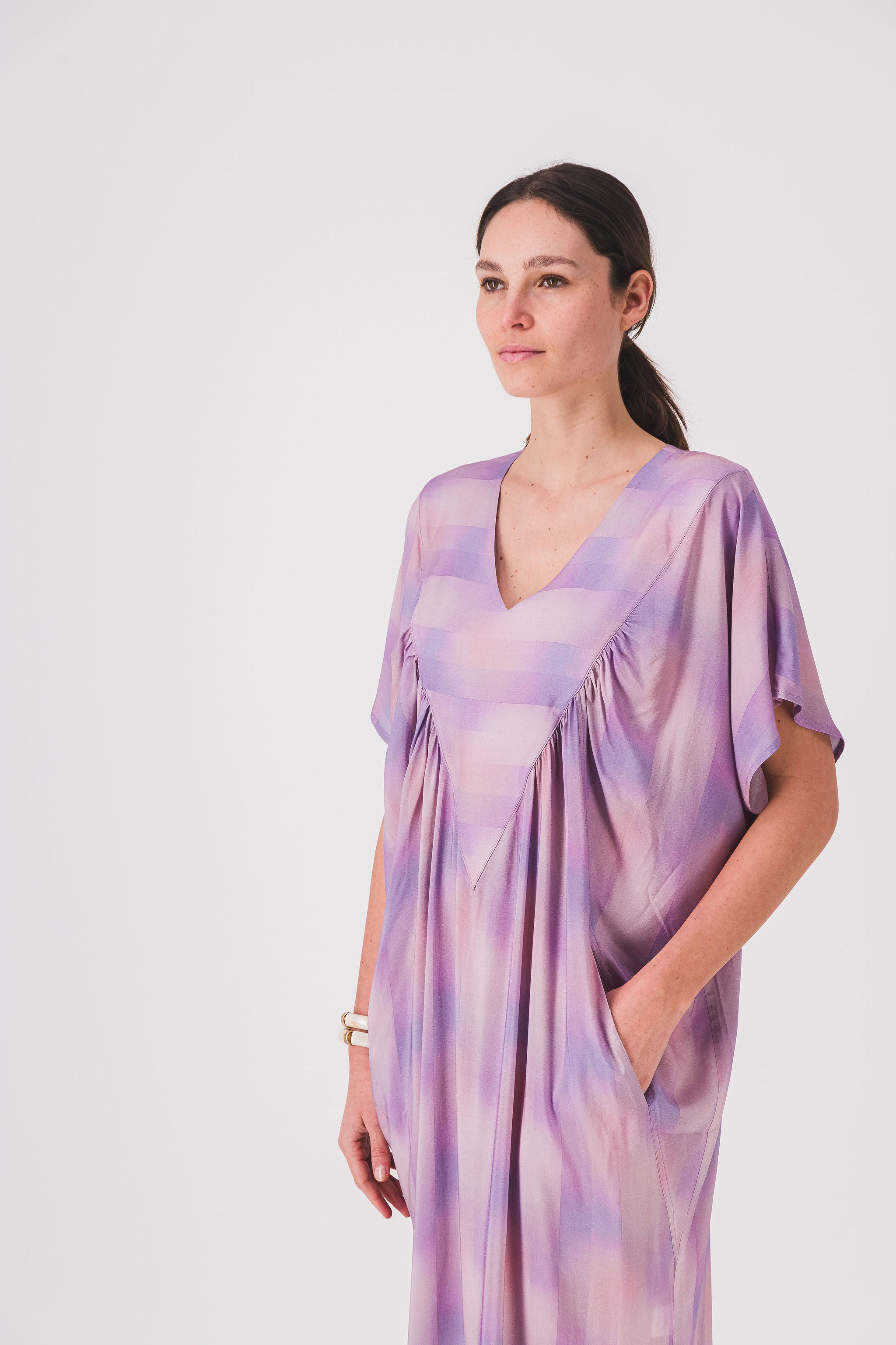 long_dress_v-neck_print_dress_iria_pe25