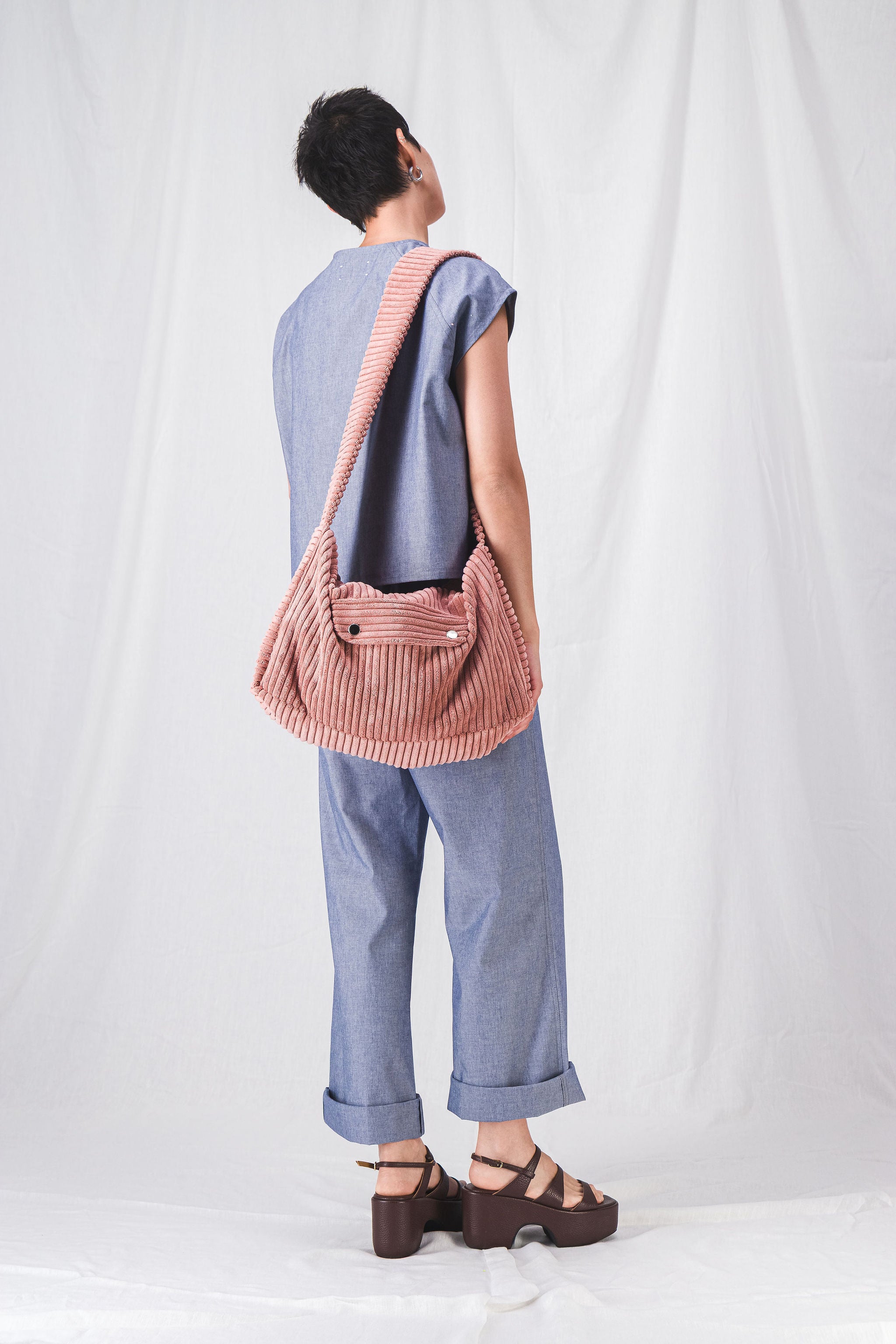 POLLY ECRU MESSENGER BAG