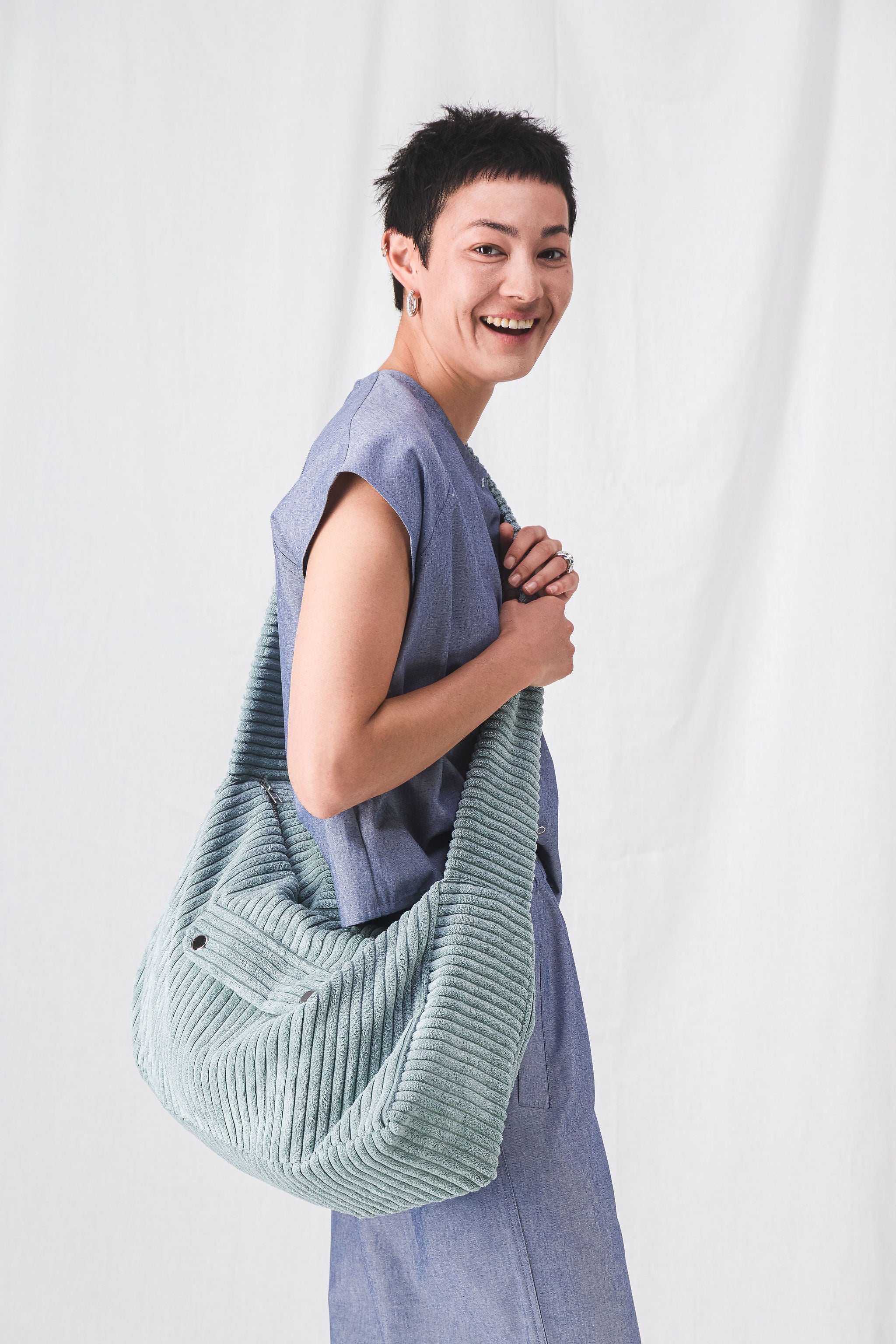 sac_besace_femme_velours_cotele_vert.jpg