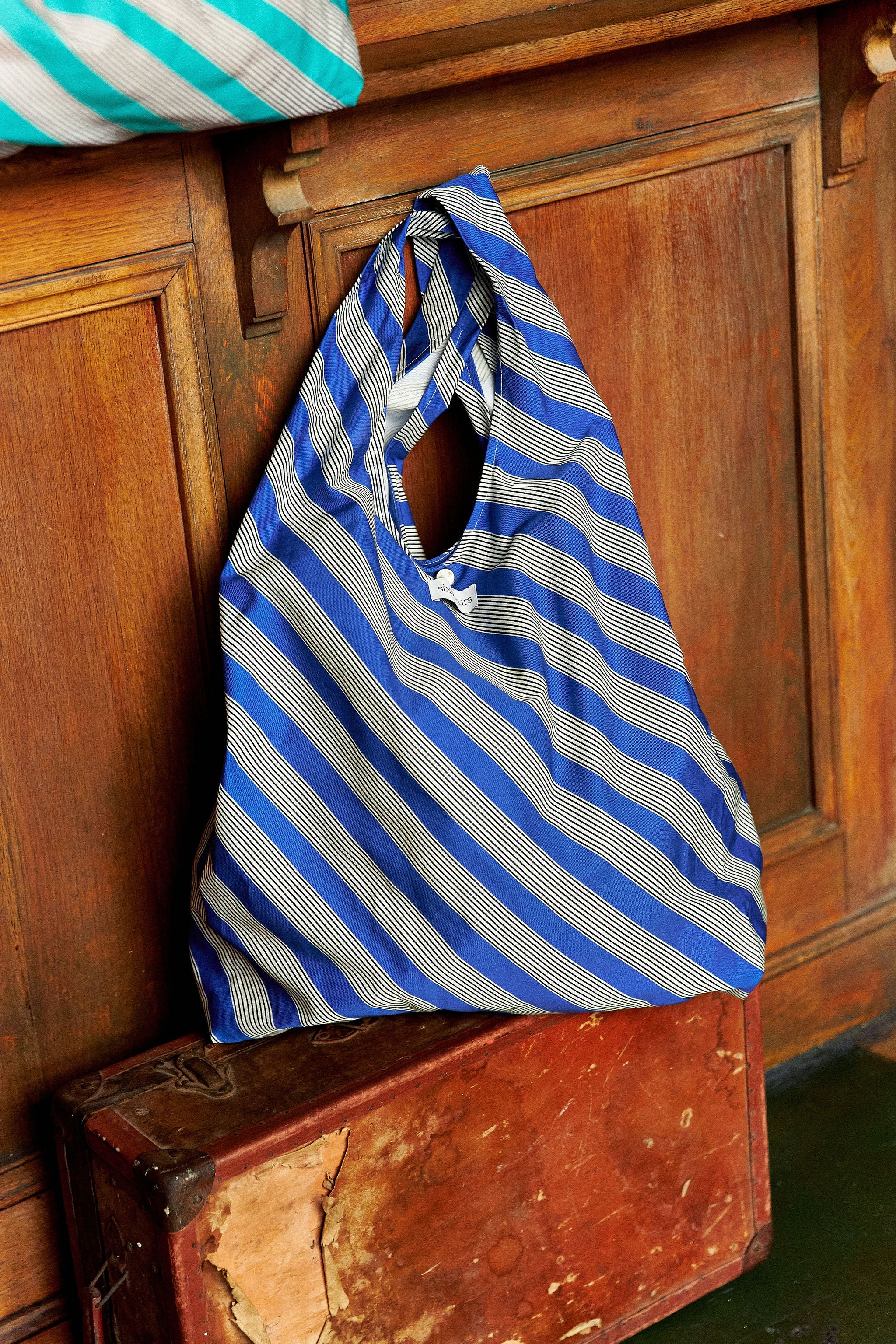 blue women's tote bag