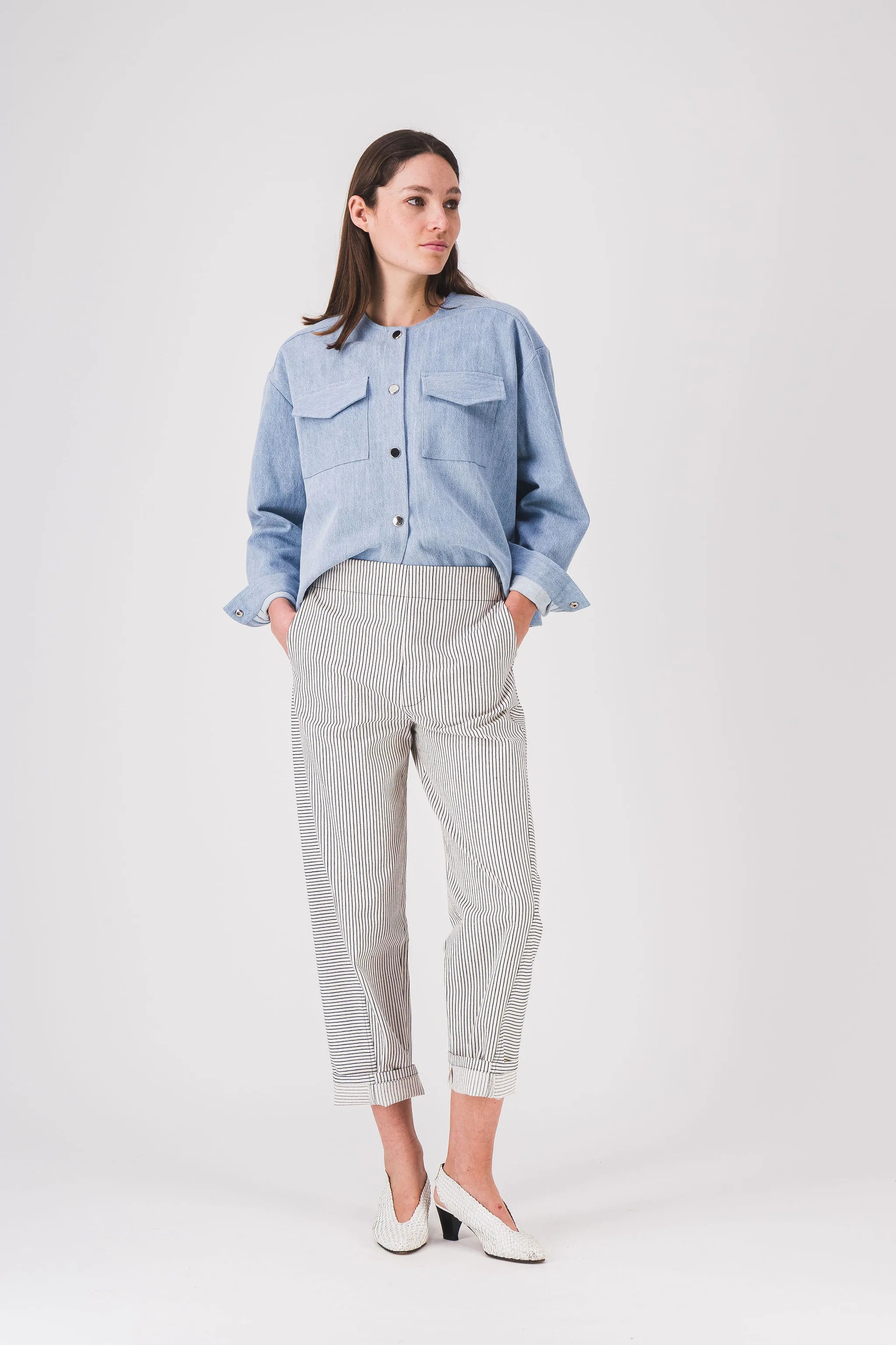 women's short denim jacket in blue serena jacket pe25