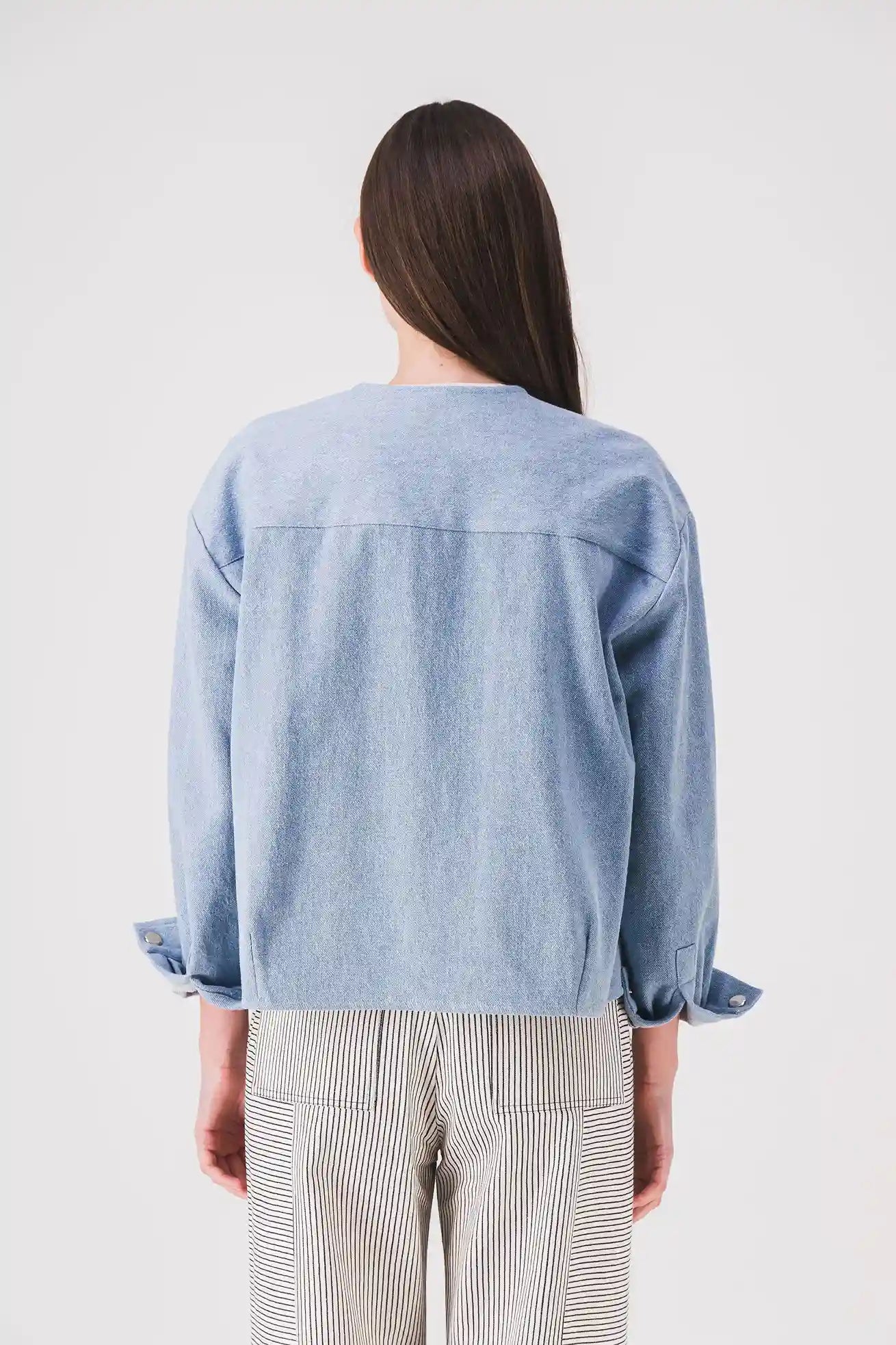 women's short denim jacket in blue serena jacket pe25
