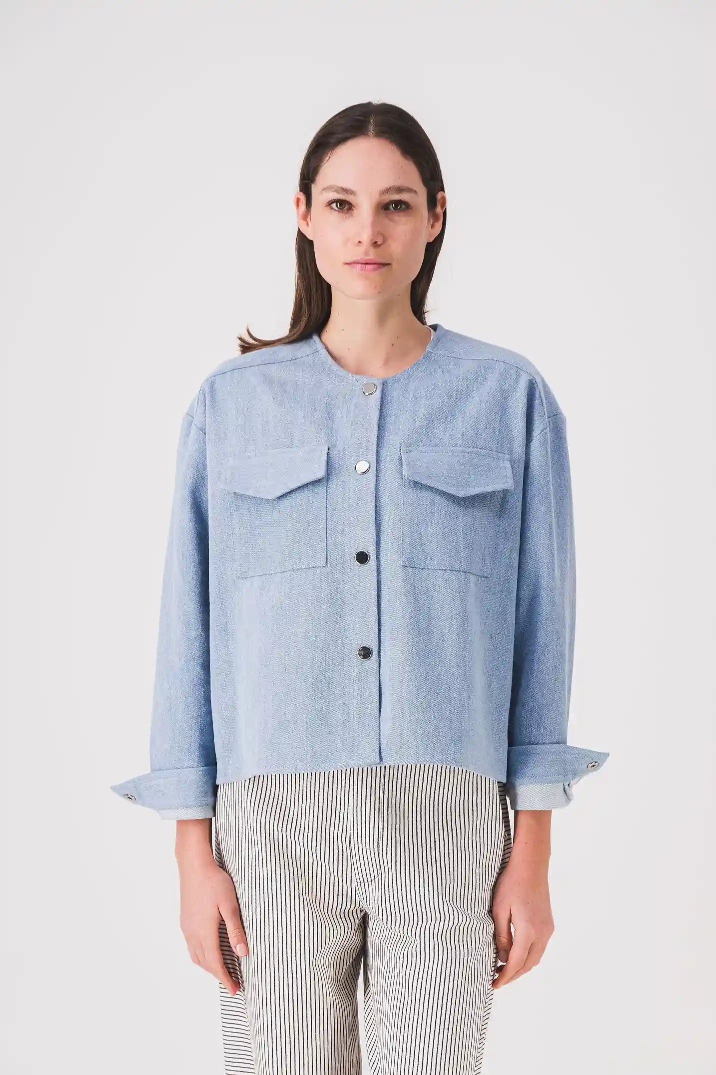 women's short denim jacket in blue serena jacket pe25