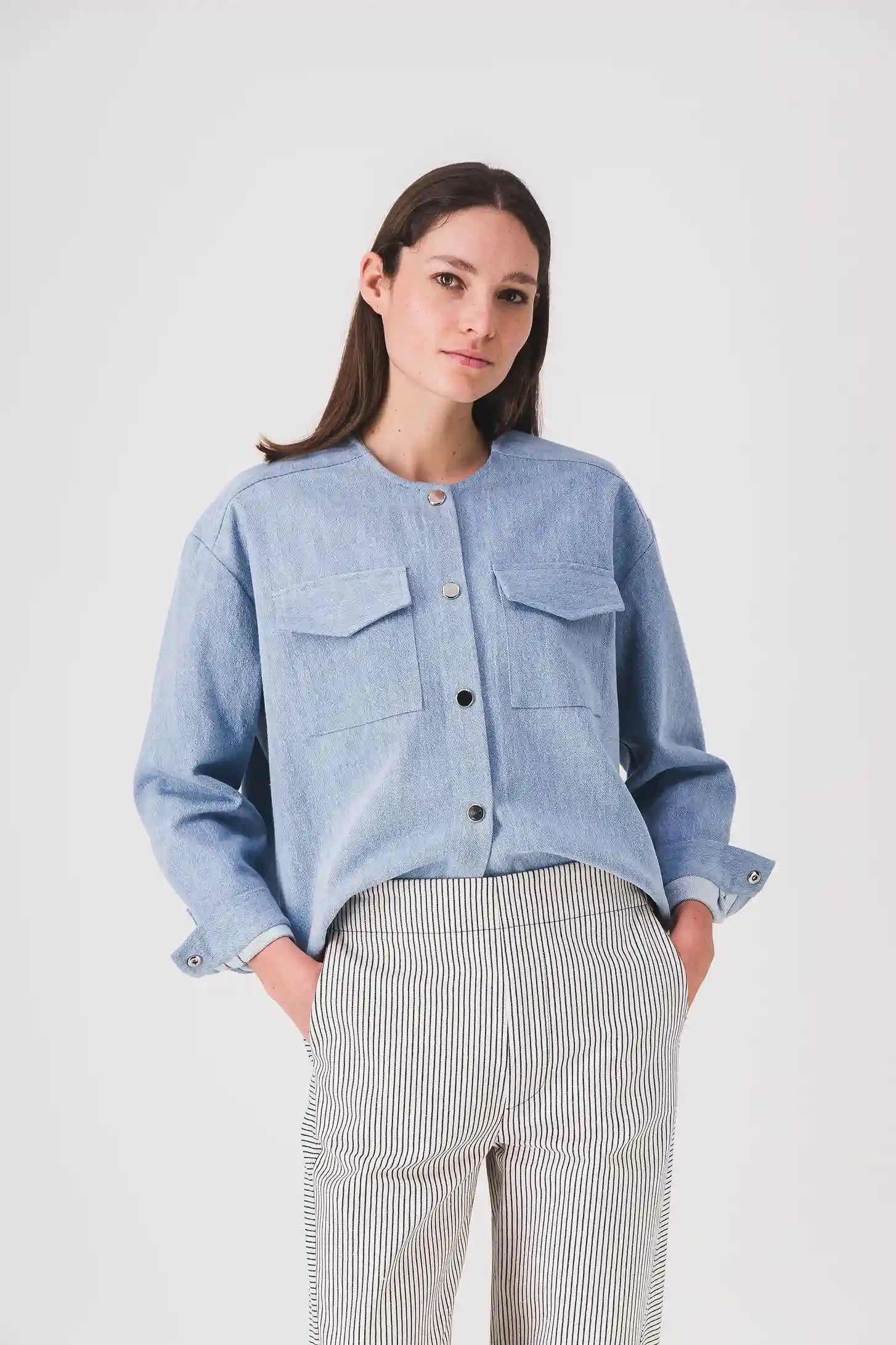 women's short denim jacket in blue serena jacket pe25