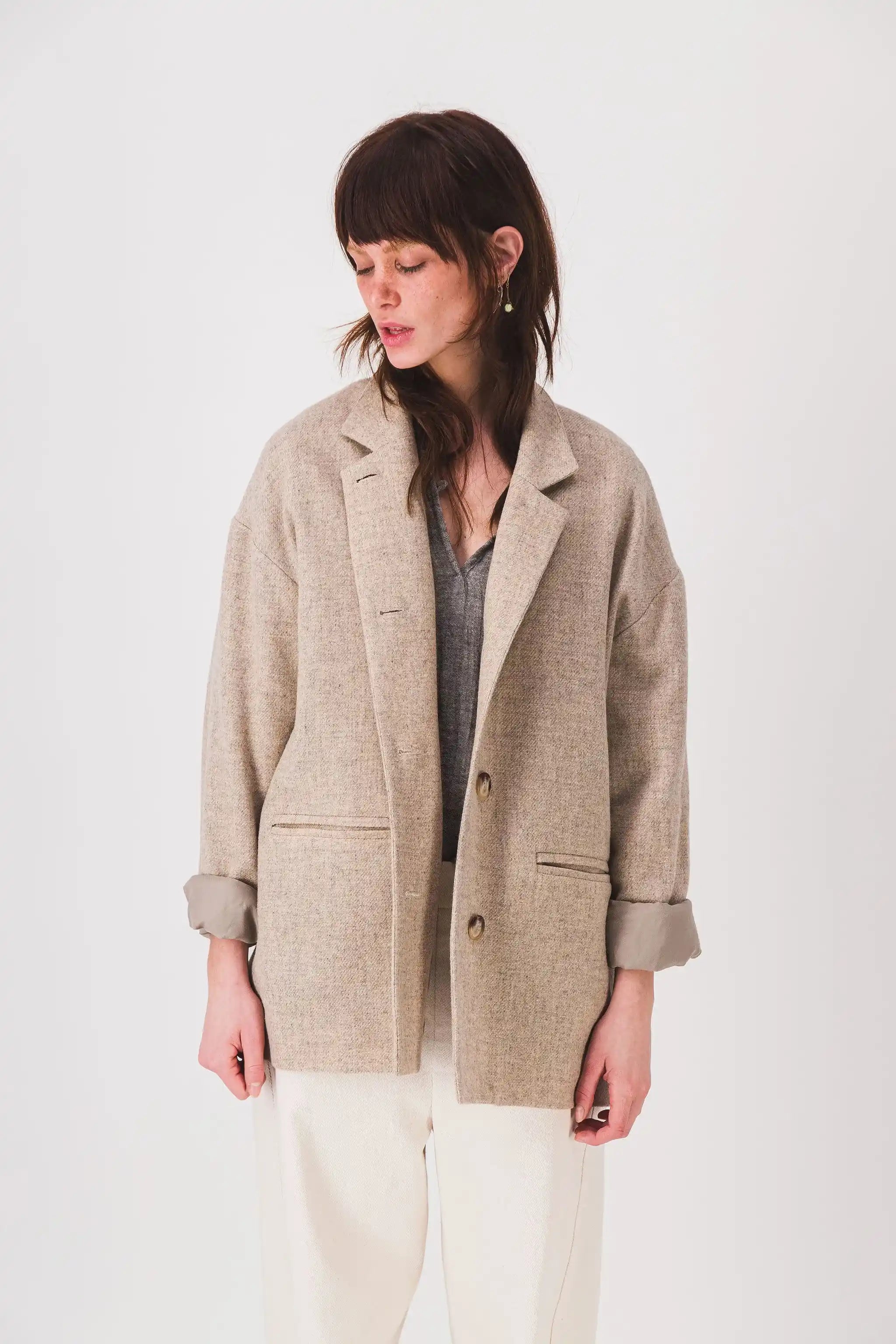 straight_wool_jacket_beige_donita_jacket_pe25